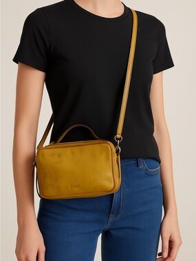 HUGO BOSS vintage leather crossbody bag purse camera bag golden yellow unisex